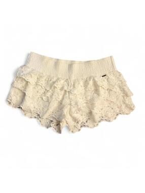 Hollister Co. Women's Cream and White Shorts
